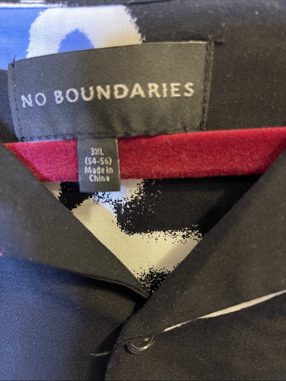 No Boundaries Black Short-Sleeve Button Down Shirt with Multicolor Graphic Print - Picture 2 of 4